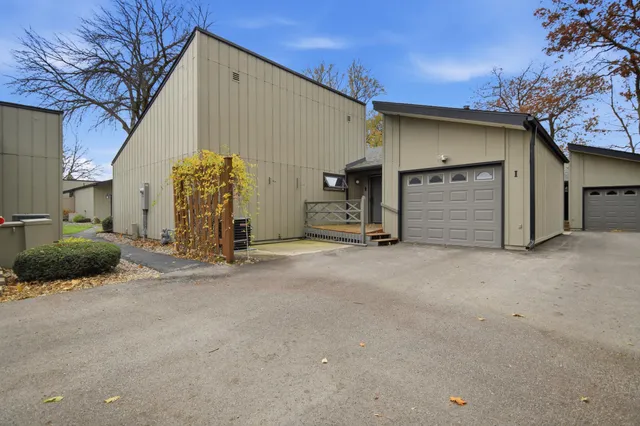$185,000 | 500 Oakland Place Northeast, Unit I, Austin, MN 55912