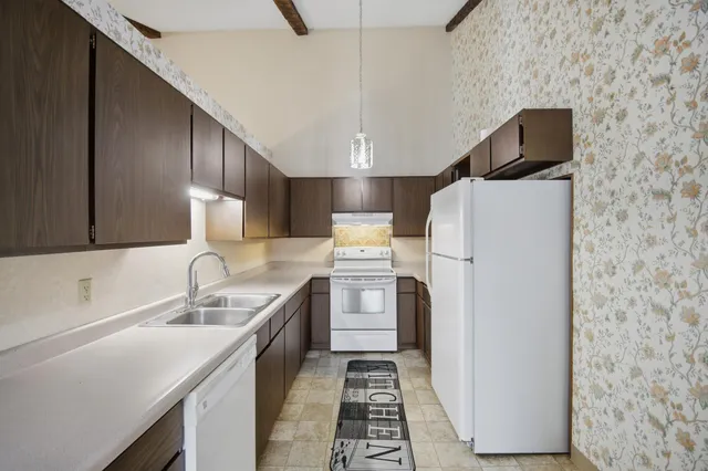 $185,000 | 500 Oakland Place Northeast, Unit I, Austin, MN 55912