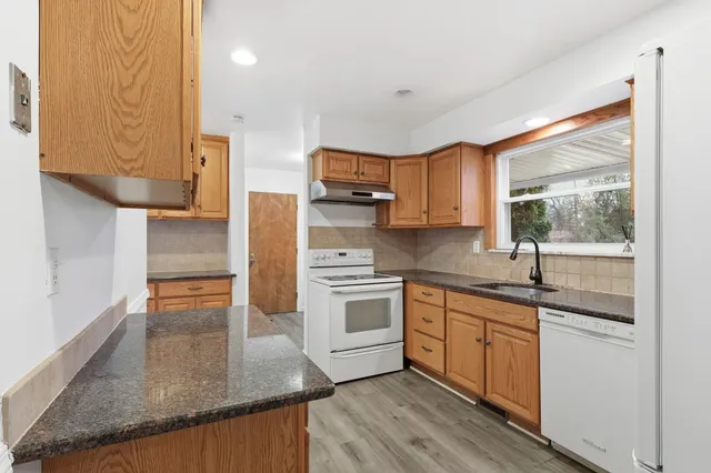 $410,000 | 6382 Houghten Drive, Troy, MI 48098