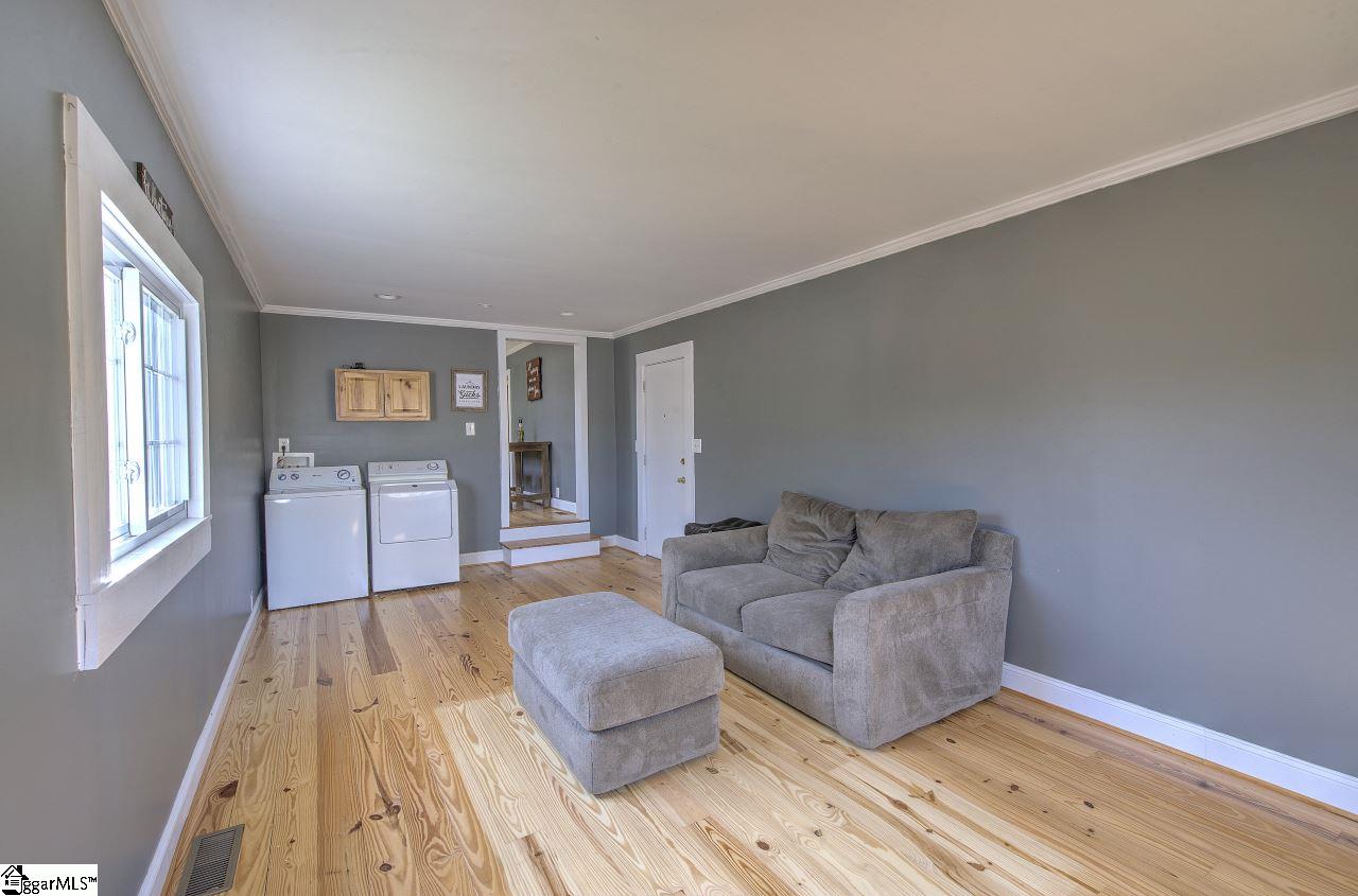 54 Hart Road Taylors, SC 29687 - Photo 20 of 36