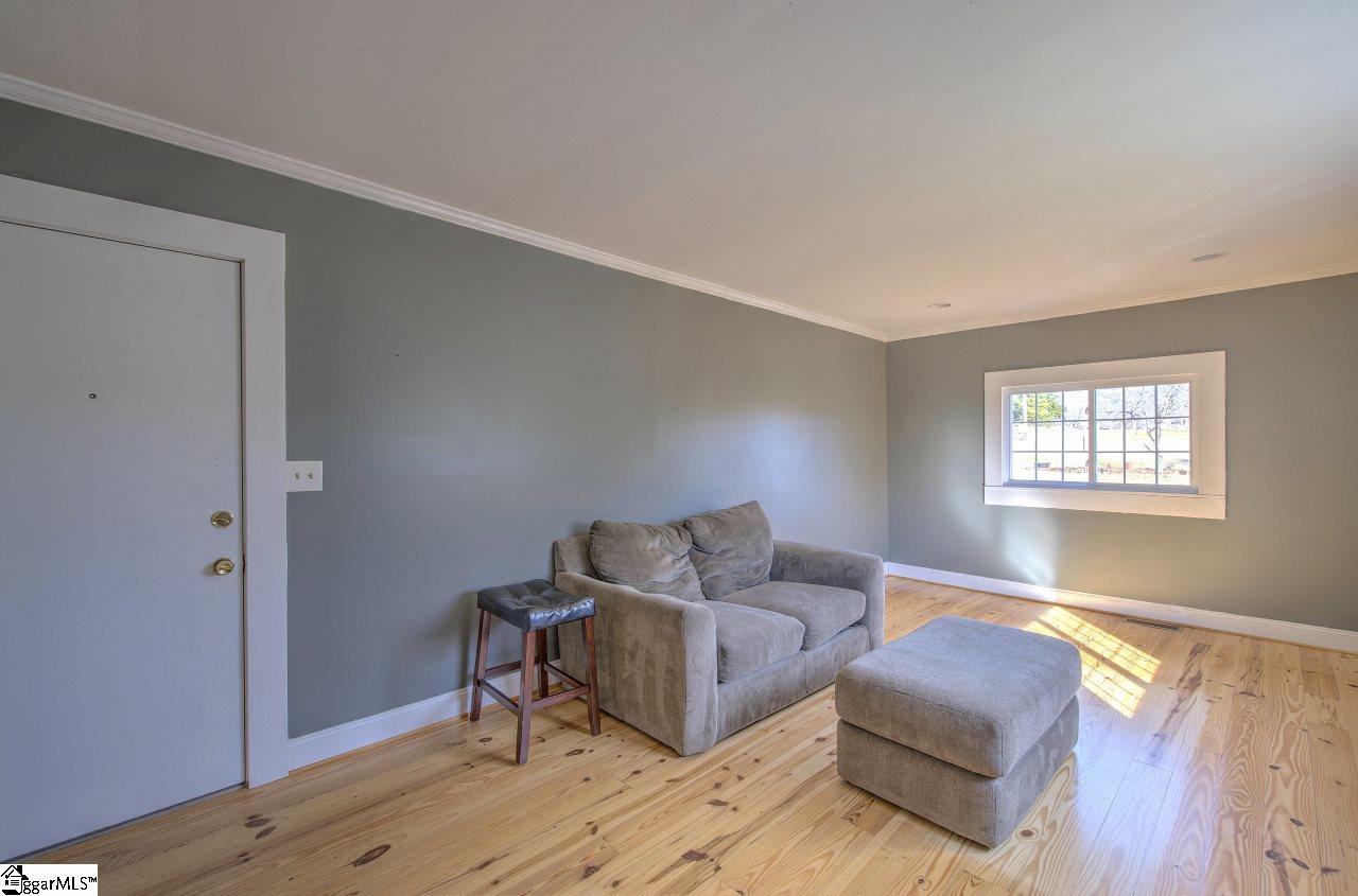 54 Hart Road Taylors, SC 29687 - Photo 21 of 36
