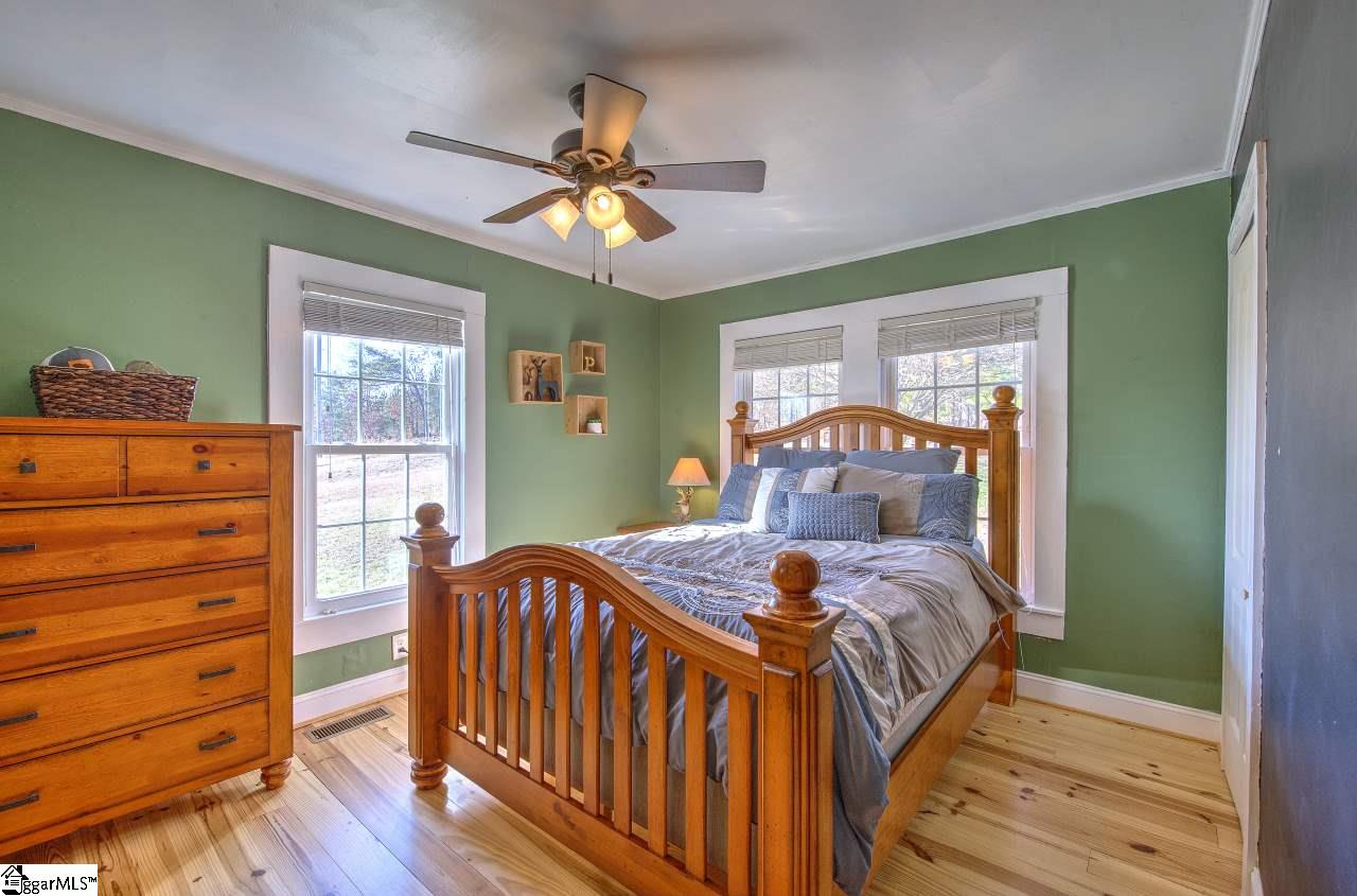 54 Hart Road Taylors, SC 29687 - Photo 22 of 36