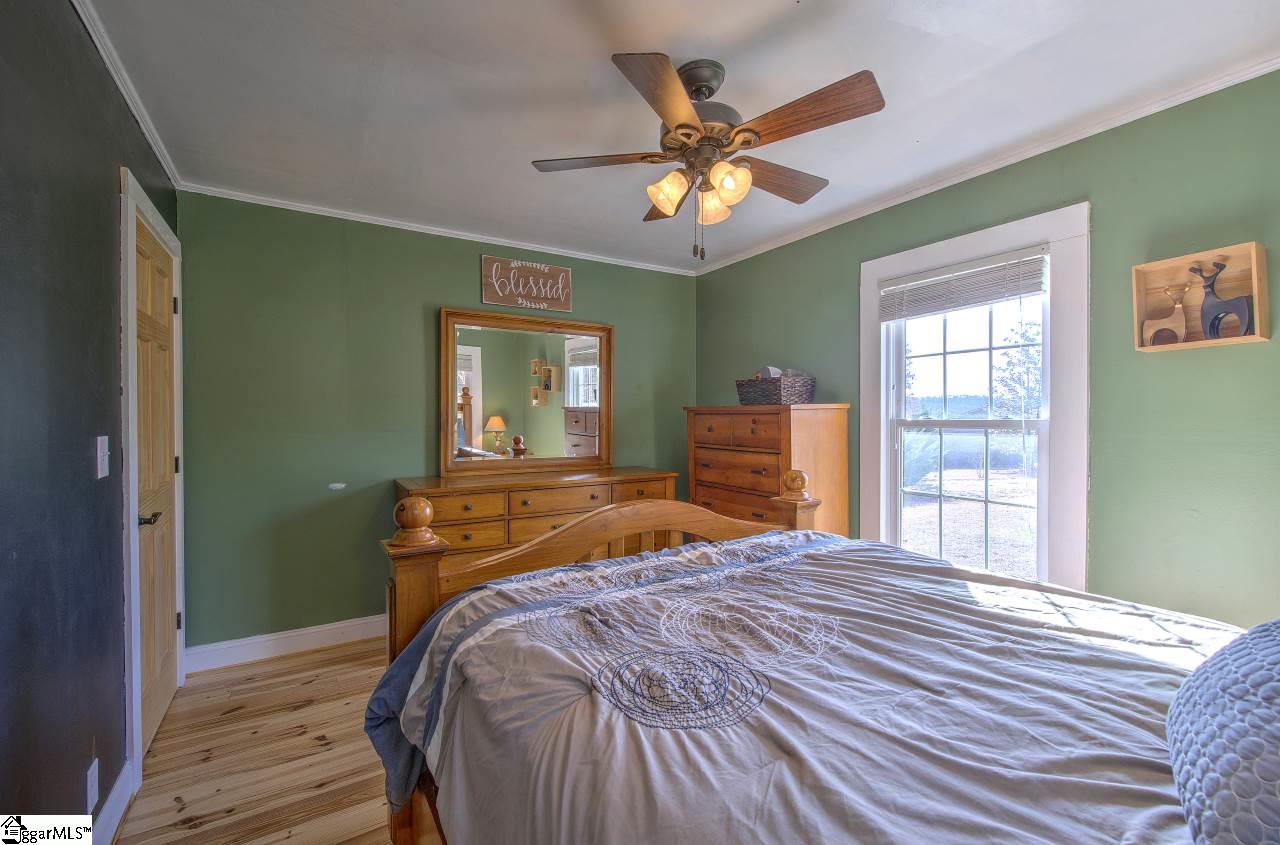 54 Hart Road Taylors, SC 29687 - Photo 23 of 36