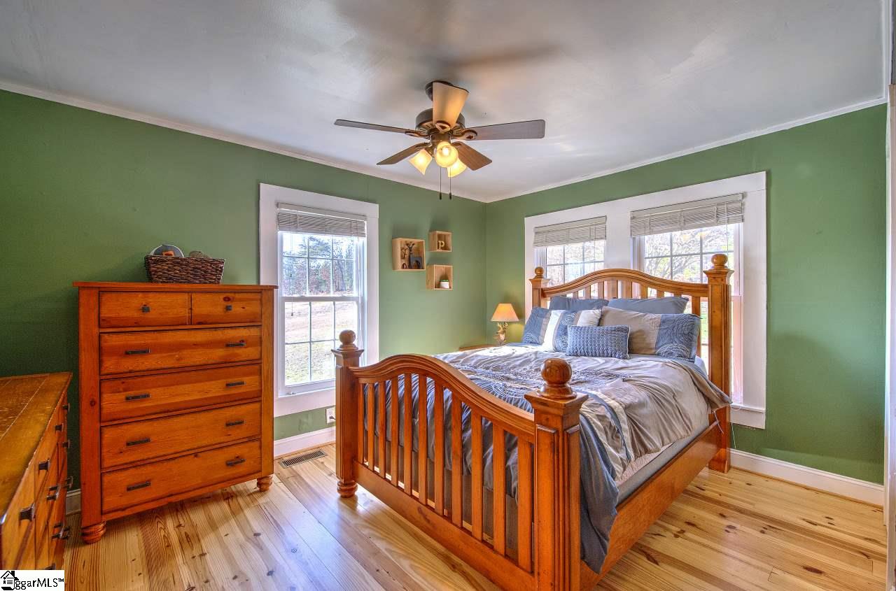 54 Hart Road Taylors, SC 29687 - Photo 24 of 36