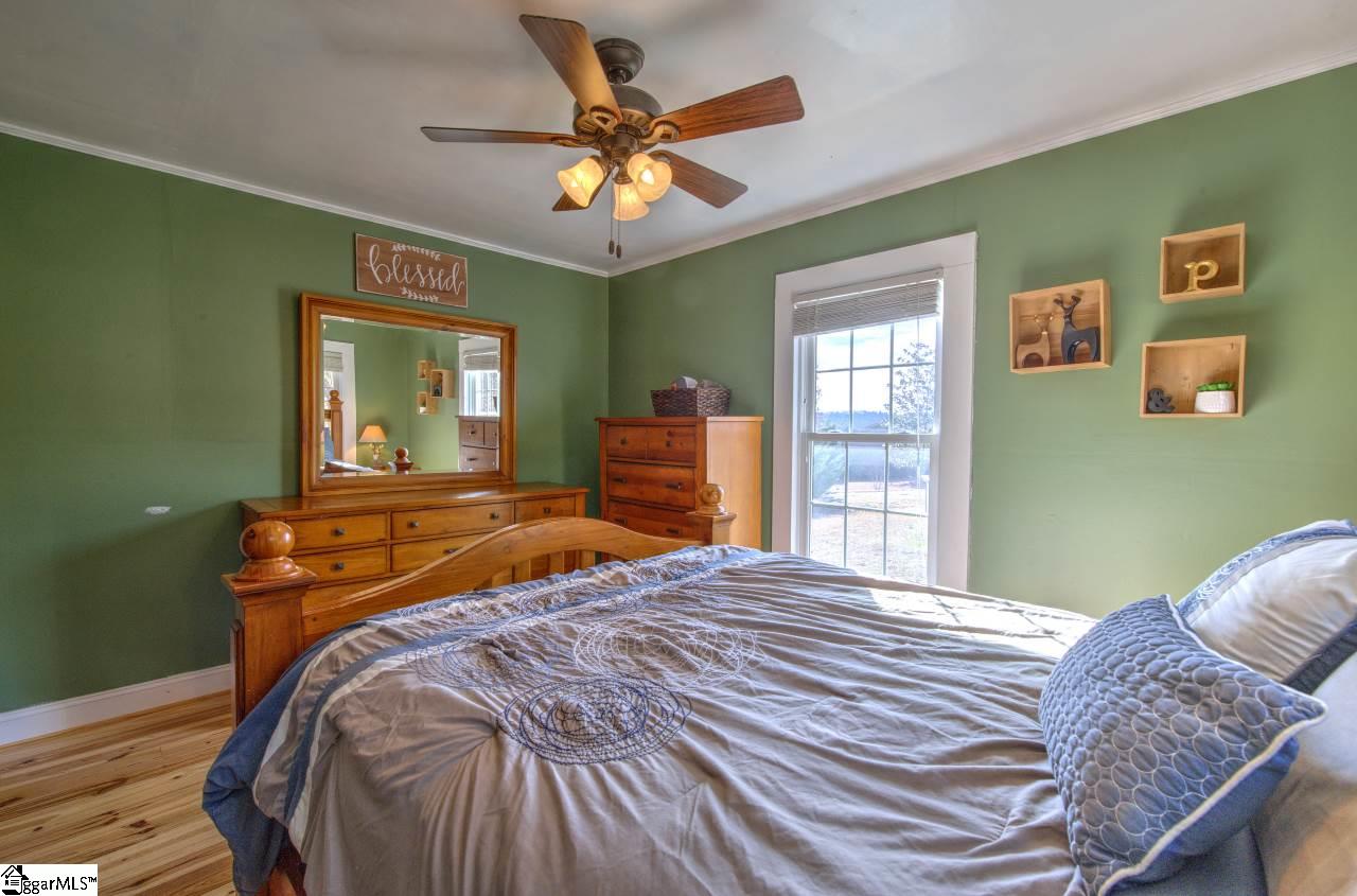 54 Hart Road Taylors, SC 29687 - Photo 25 of 36