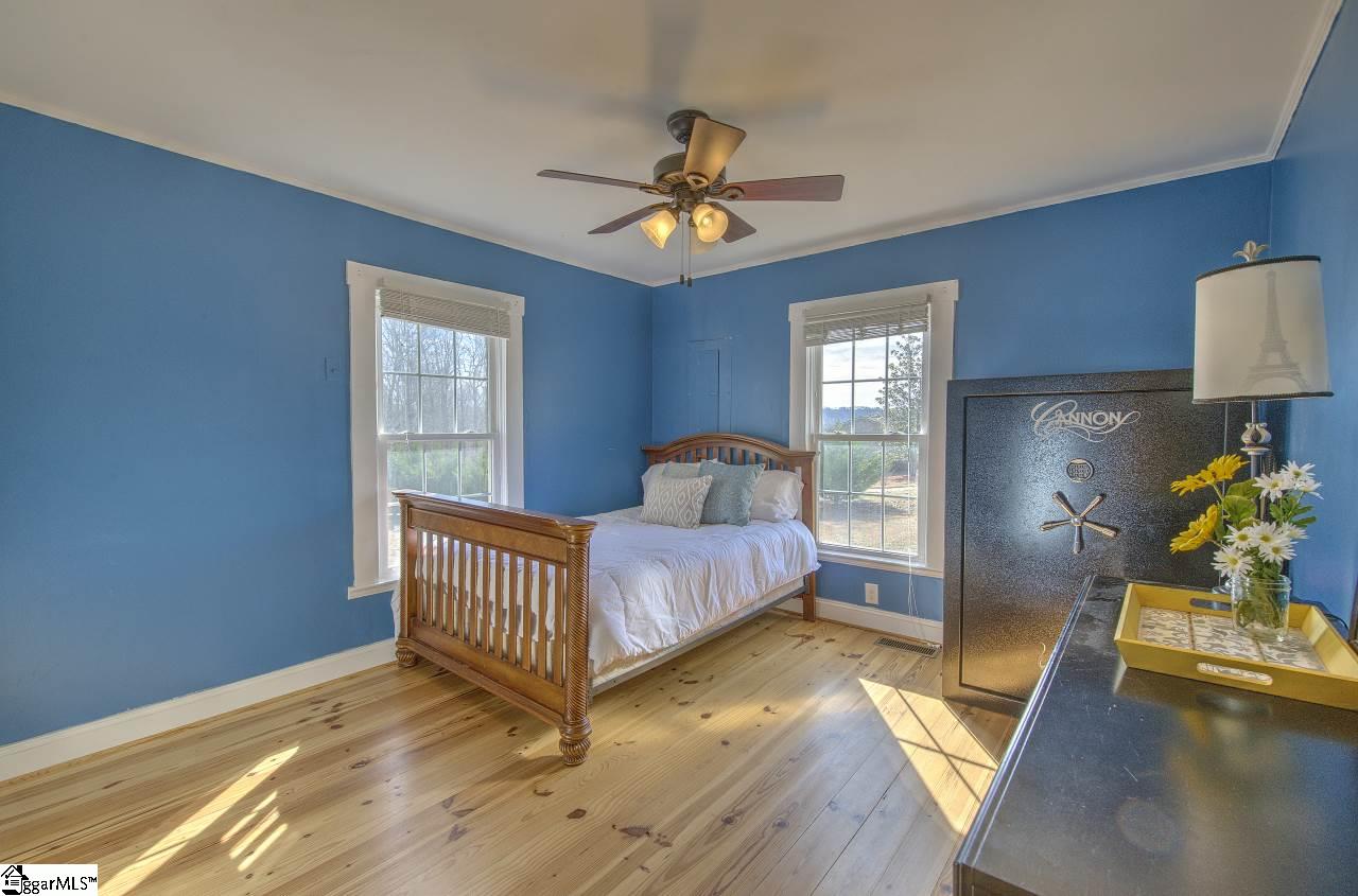 54 Hart Road Taylors, SC 29687 - Photo 27 of 36