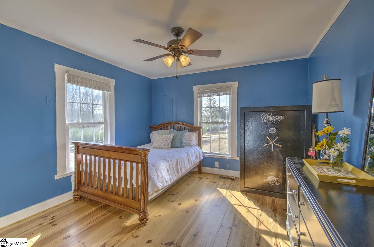 54 Hart Road Taylors, SC 29687 - Photo 28 of 36