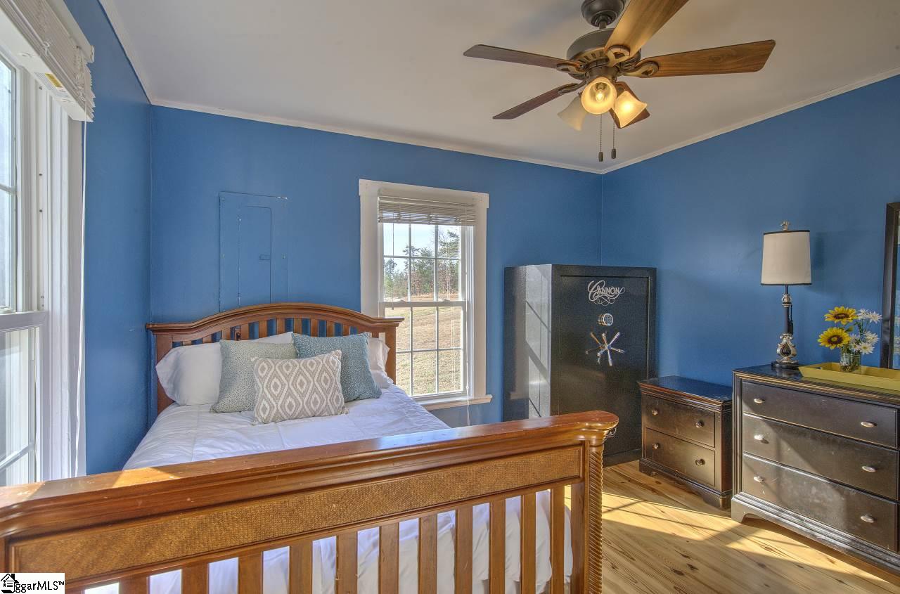 54 Hart Road Taylors, SC 29687 - Photo 29 of 36