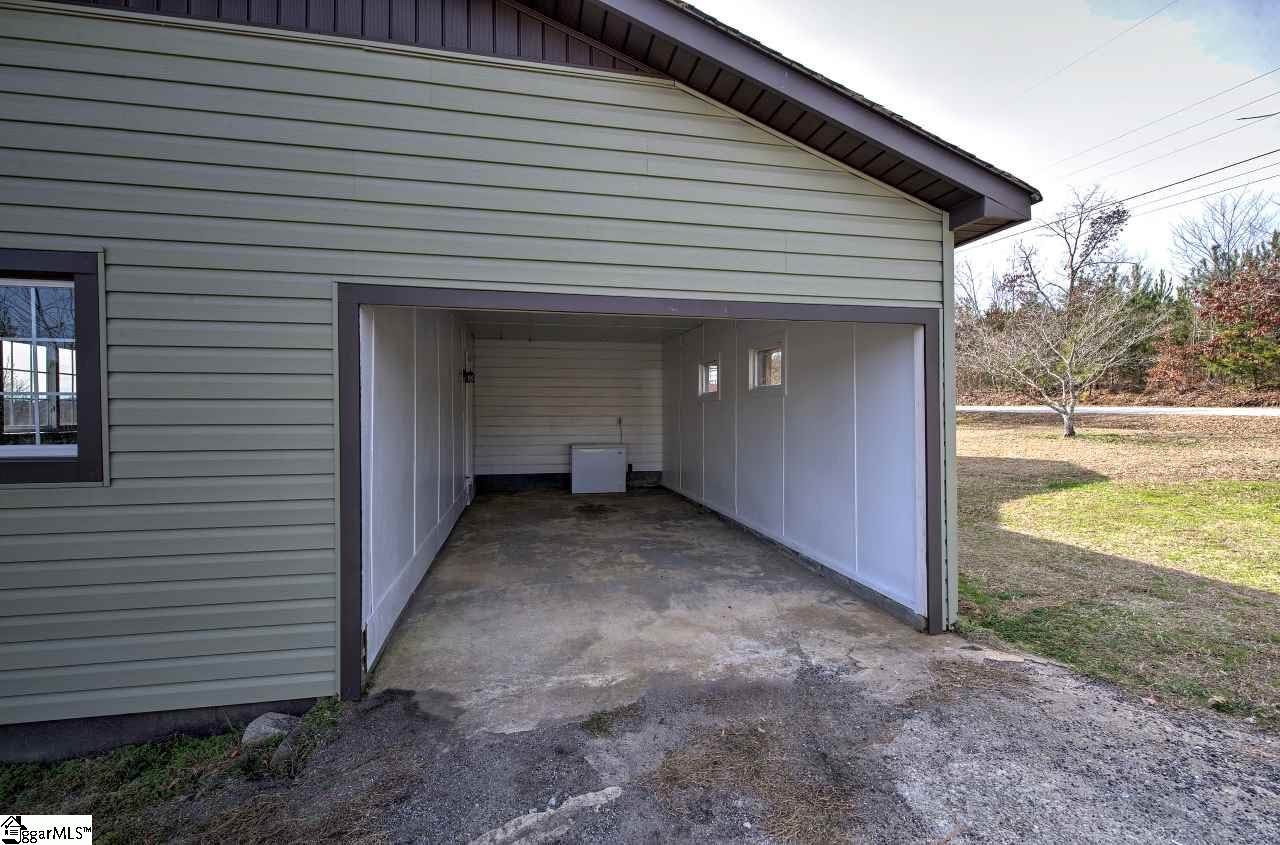 54 Hart Road Taylors, SC 29687 - Photo 31 of 36
