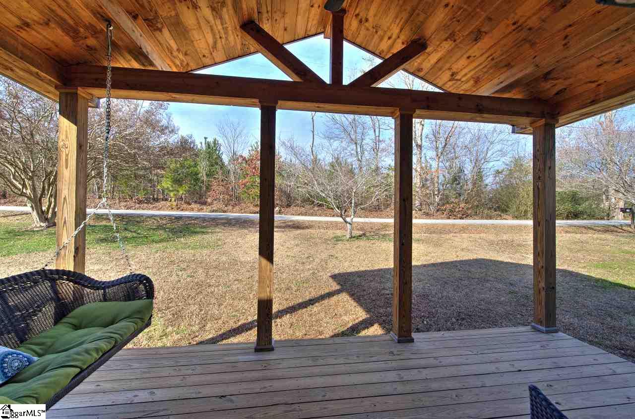 54 Hart Road Taylors, SC 29687 - Photo 5 of 36