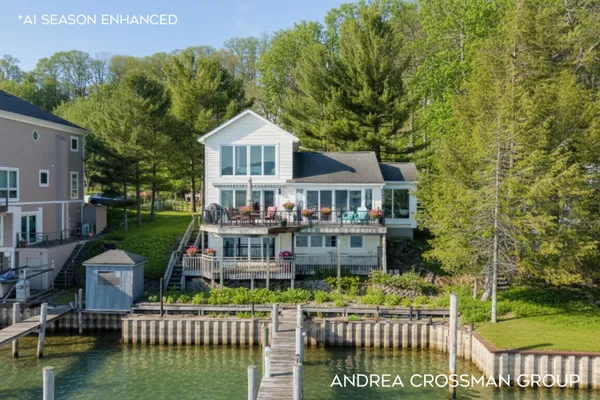 $2,000,000 | 1005 Park Street, Saugatuck, MI 49453