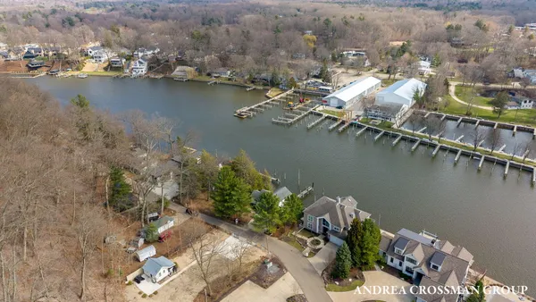 $1,900,000 | 1005 Park Street, Saugatuck, MI 49453