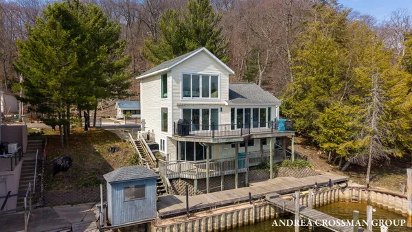 $1,900,000 | 1005 Park Street, Saugatuck, MI 49453