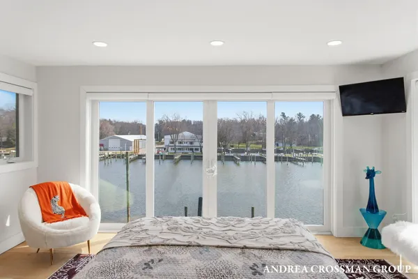 $1,900,000 | 1005 Park Street, Saugatuck, MI 49453