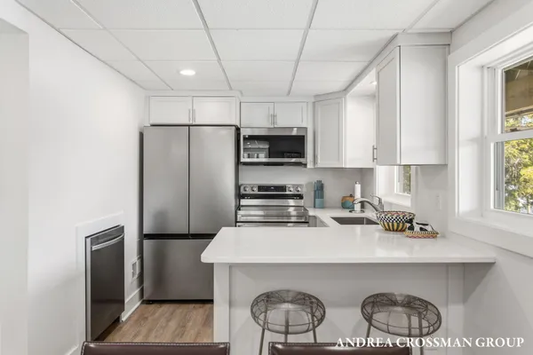 $1,900,000 | 1005 Park Street, Saugatuck, MI 49453