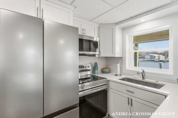 $1,900,000 | 1005 Park Street, Saugatuck, MI 49453