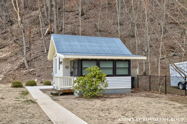 $1,900,000 | 1005 Park Street, Saugatuck, MI 49453