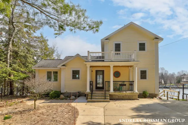 $1,900,000 | 1005 Park Street, Saugatuck, MI 49453