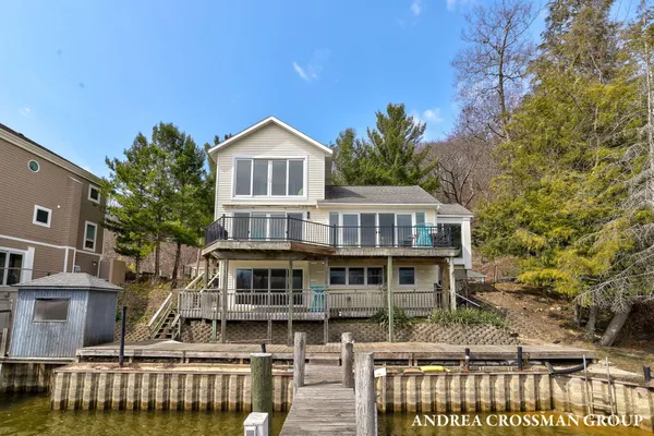 $1,900,000 | 1005 Park Street, Saugatuck, MI 49453