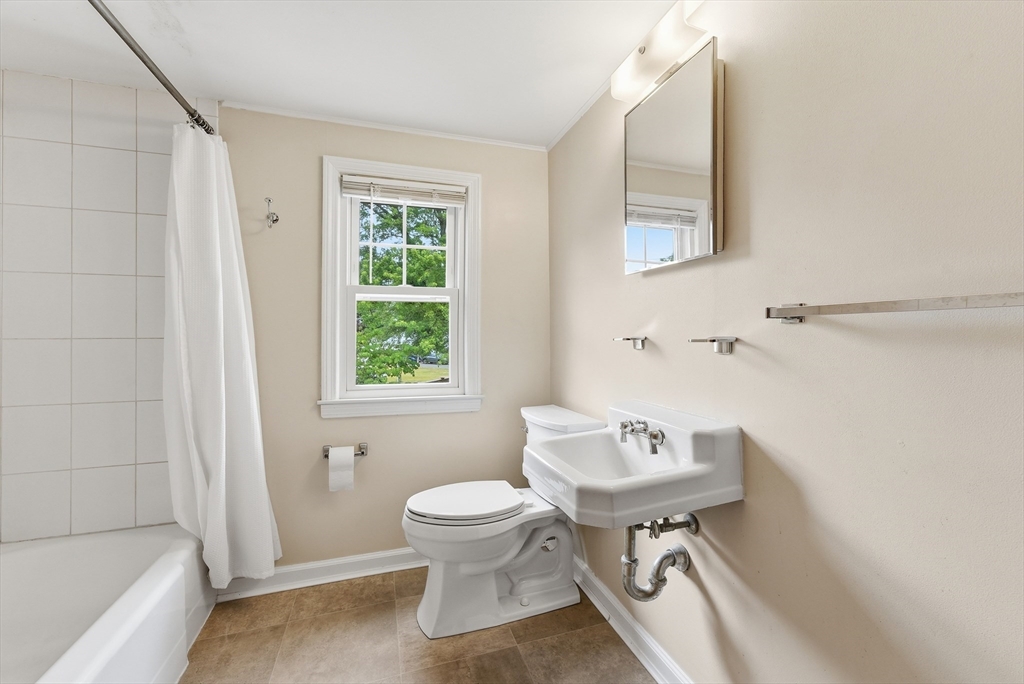 14 Duggan Circle Springfield, MA 01119 - Photo 29 of 41