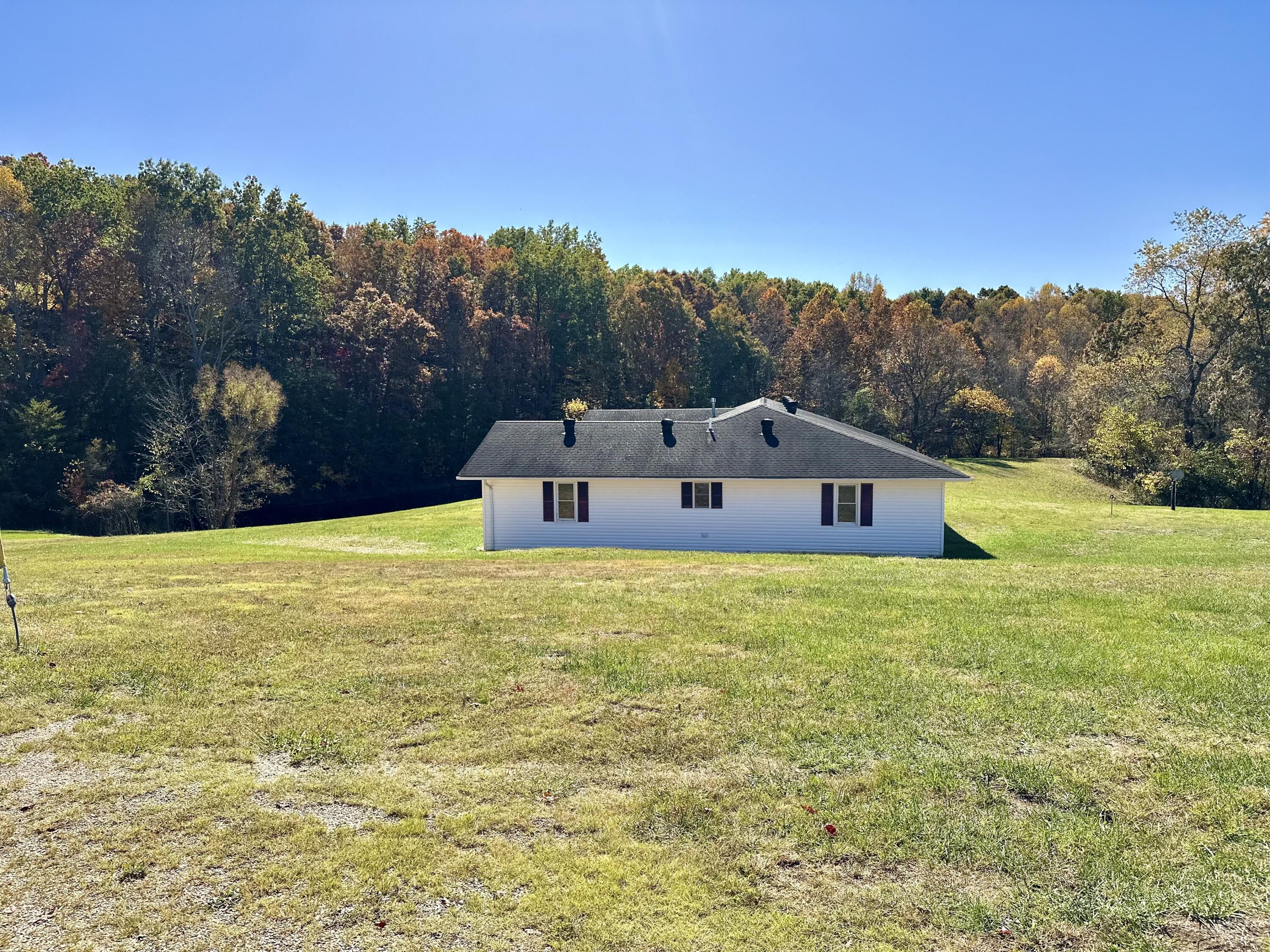 840 New Fox Road Irvine, KY 40336 - Photo 3 of 84 IMG_4178