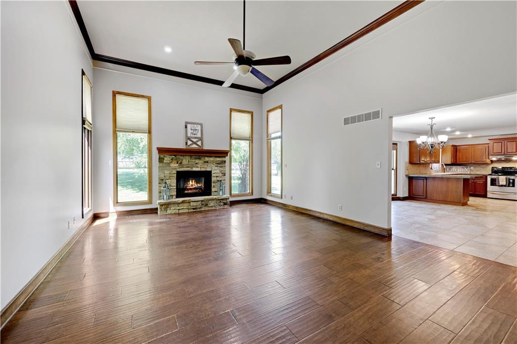 17713 157th Terrace Basehor, KS 66007 - Photo 6 of 50