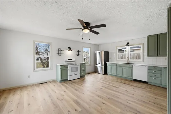 $210,000 | 723 West Prospect Street, Cameron, MO 64429