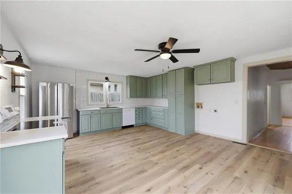 $210,000 | 723 West Prospect Street, Cameron, MO 64429