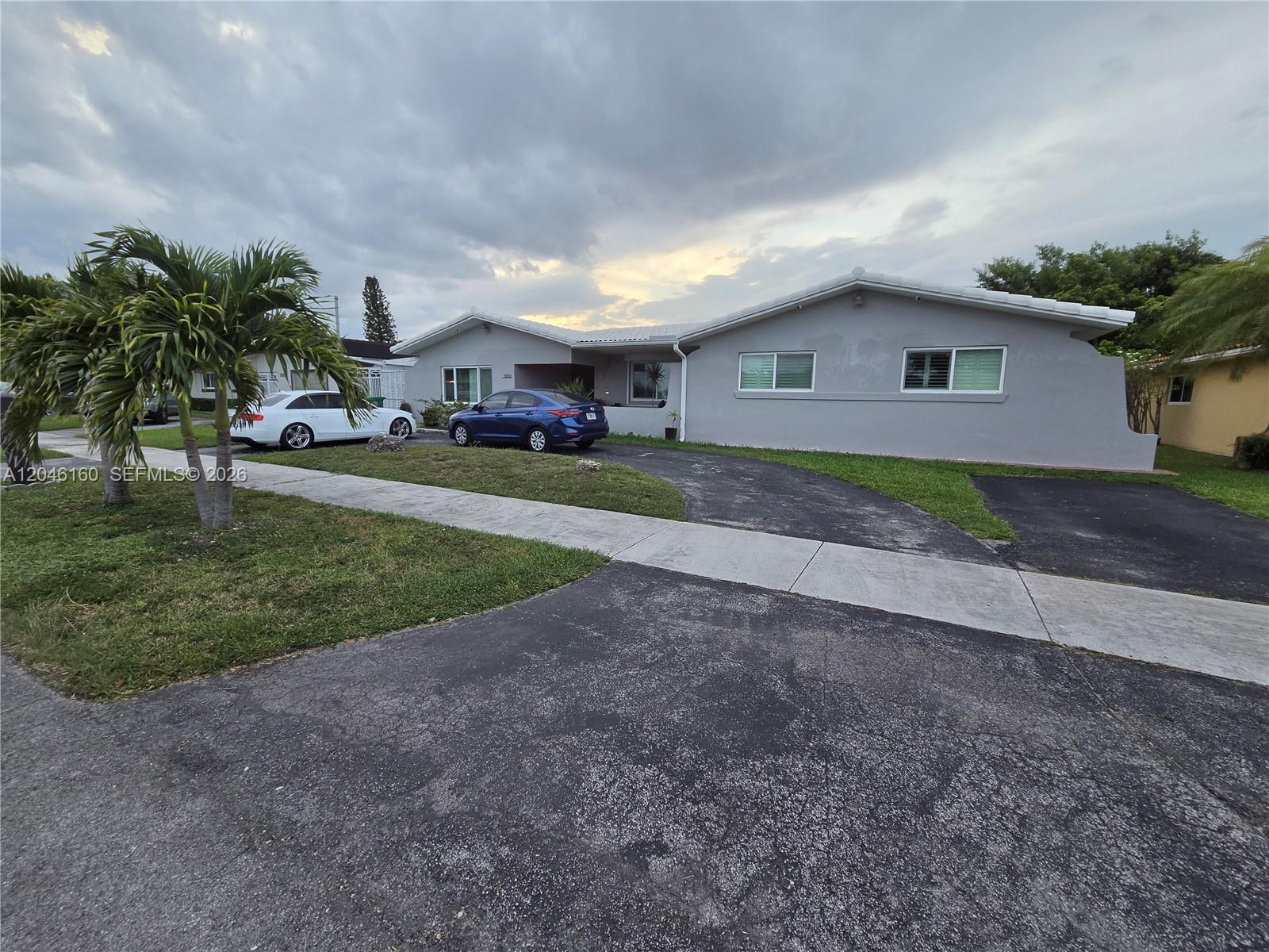 10321 Southwest 17th Street Miami, FL 33165 - Photo 3 of 16