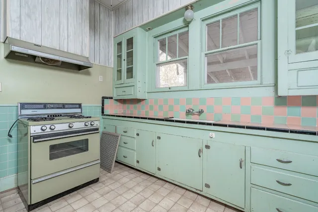 $495,000 | 1621 South College Street, Georgetown, TX 78626