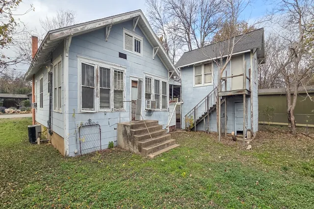 $495,000 | 1621 South College Street, Georgetown, TX 78626