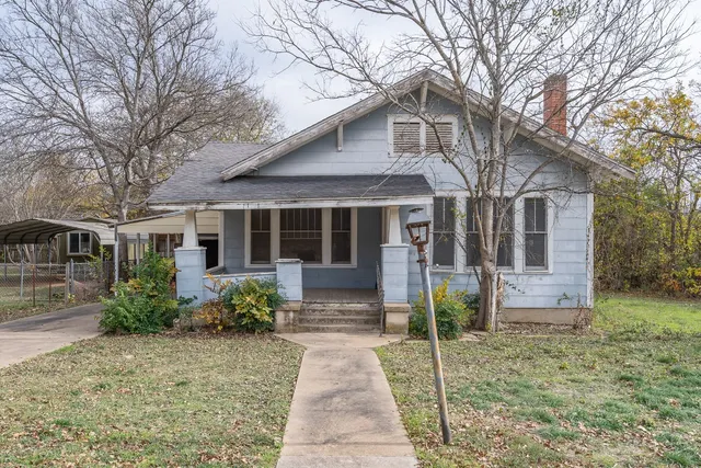 $495,000 | 1621 South College Street, Georgetown, TX 78626