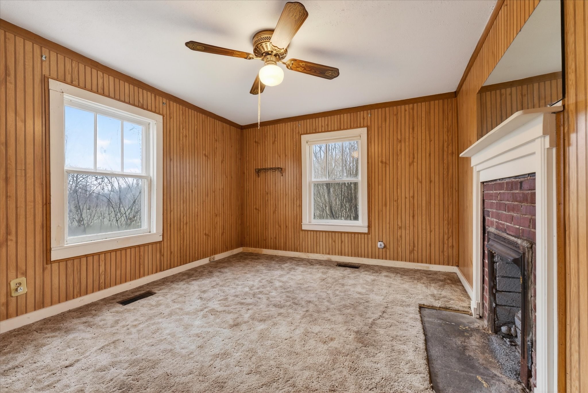 3236 Dover Road Woodlawn, TN 37191 - Photo 14 of 38 an empty room with windows