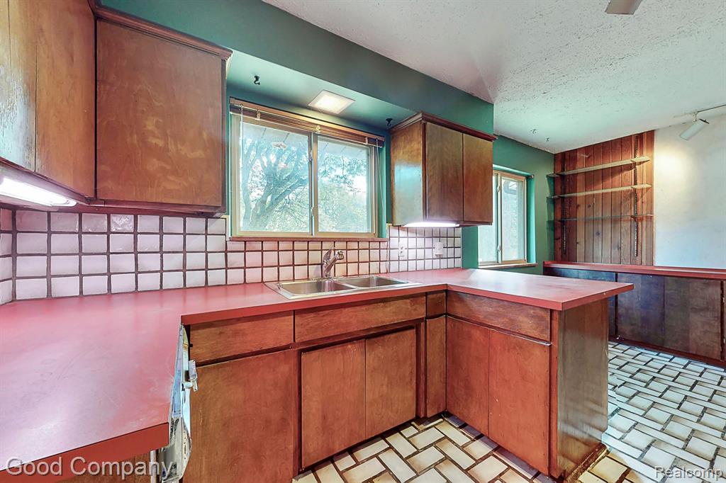 446 Rochdale Drive South Rochester Hills, MI 48309 - Photo 10 of 50