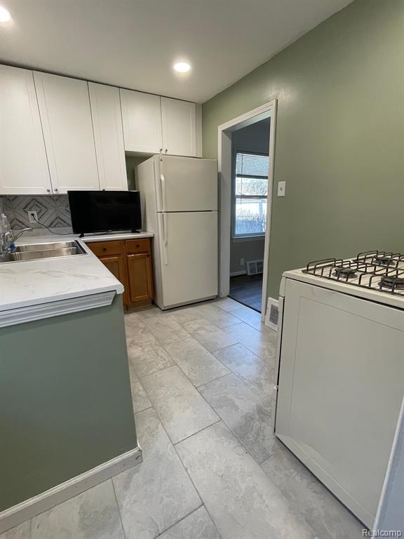 8560 Manor Detroit, MI 48204 - Photo 5 of 10