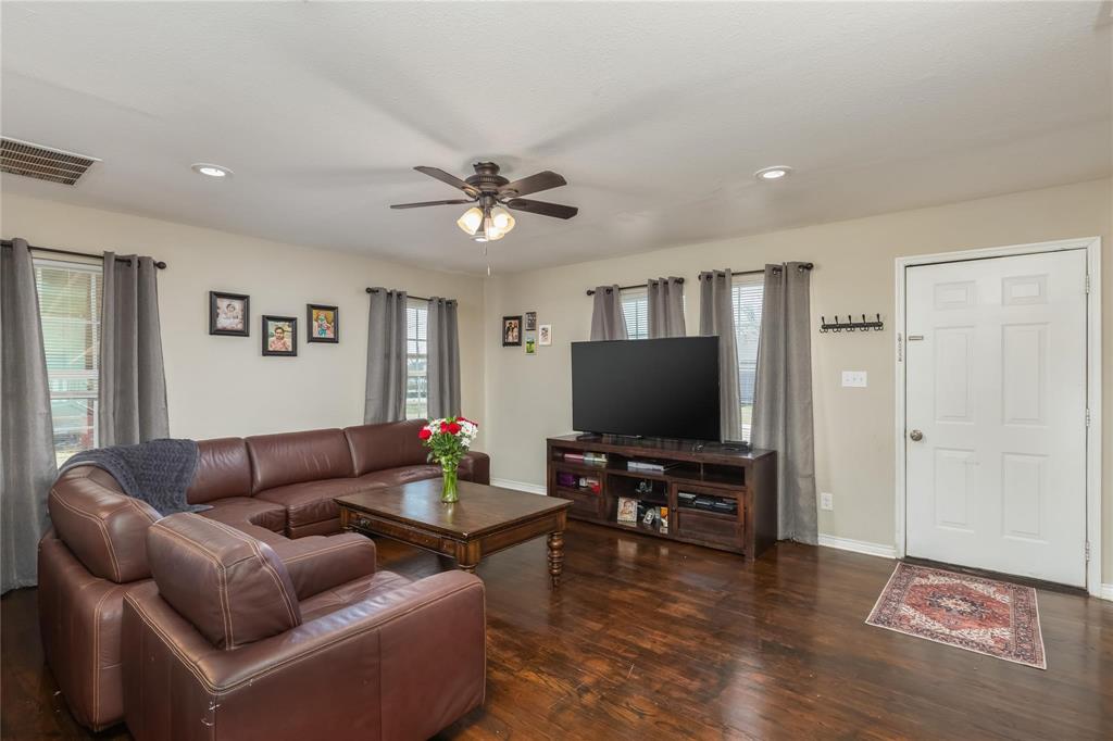 101 Spring Valley Drive Azle, TX 76020 - Photo 7 of 22