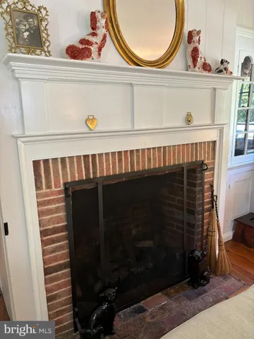 a close view of a fireplace in a room