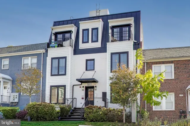 $3,500 | 1011 18th Street Northeast, Unit 8, Washington, DC 20002