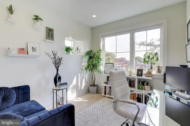 $3,500 | 1011 18th Street Northeast, Unit 8, Washington, DC 20002