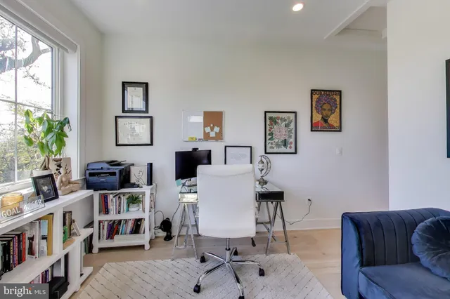 $3,500 | 1011 18th Street Northeast, Unit 8, Washington, DC 20002