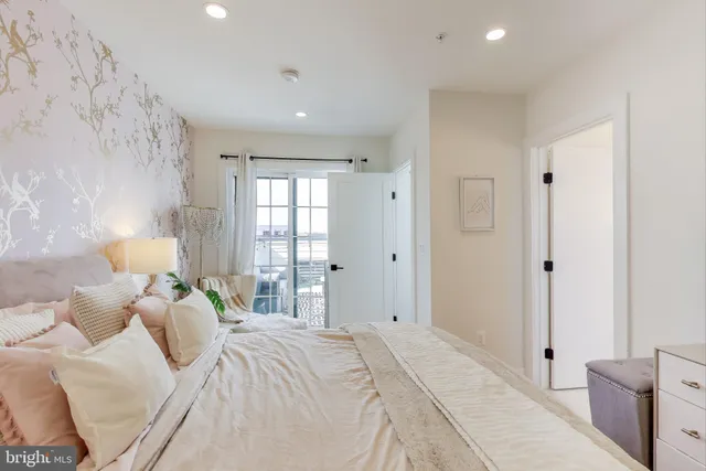 $3,500 | 1011 18th Street Northeast, Unit 8, Washington, DC 20002