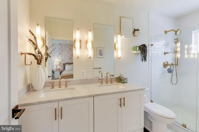 $3,500 | 1011 18th Street Northeast, Unit 8, Washington, DC 20002