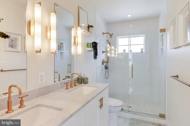 $3,500 | 1011 18th Street Northeast, Unit 8, Washington, DC 20002