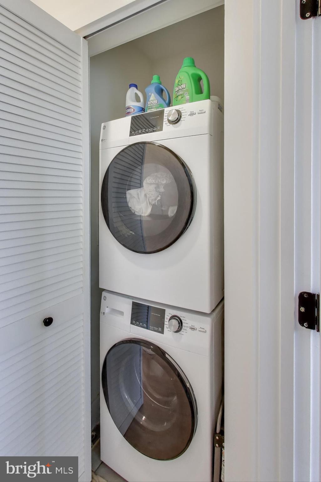 1011 18th Street Northeast, Unit 8 Washington, DC 20002 - Photo 21 of 25 a utility room with dryer and washer