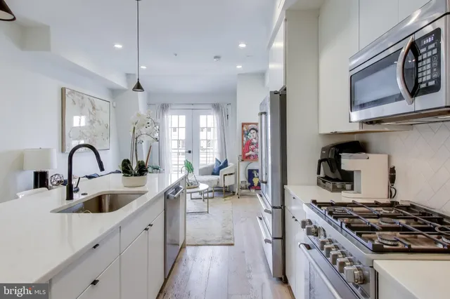 $3,500 | 1011 18th Street Northeast, Unit 8, Washington, DC 20002