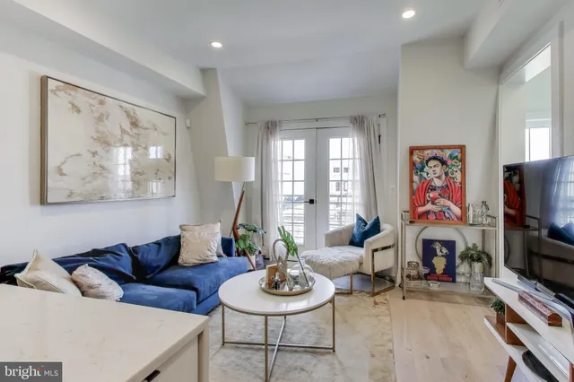 $3,500 | 1011 18th Street Northeast, Unit 8, Washington, DC 20002