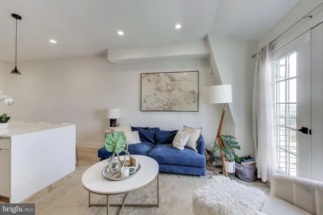 $3,500 | 1011 18th Street Northeast, Unit 8, Washington, DC 20002