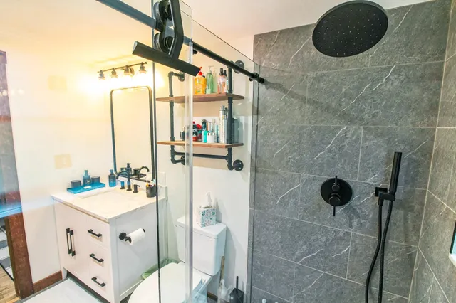 $595,000 | 219 Wildlife Road, Hartford, VT 05001