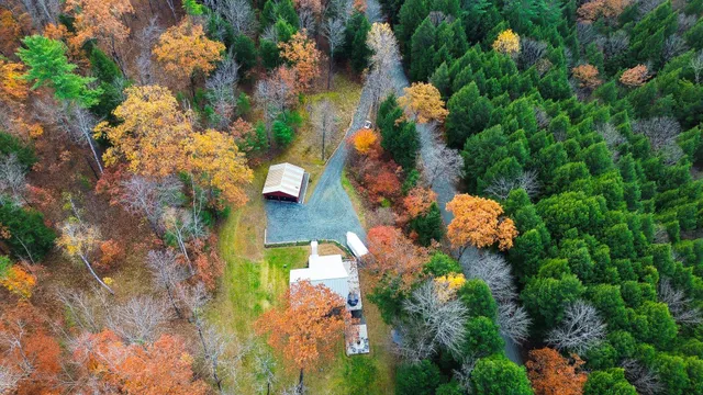 $595,000 | 219 Wildlife Road, Hartford, VT 05001