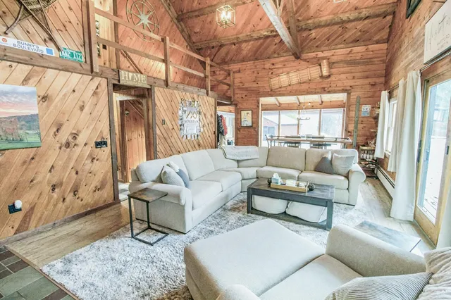 $595,000 | 219 Wildlife Road, Hartford, VT 05001